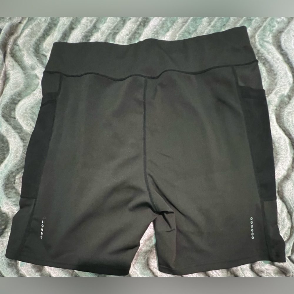 Black shorts with pockets